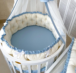 Комплект в кроватку дизайнерский "Молочный/ голубой" с каретной стяжкой